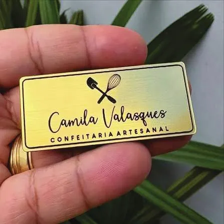 Boton/crachá metálico — Dourado escovado
